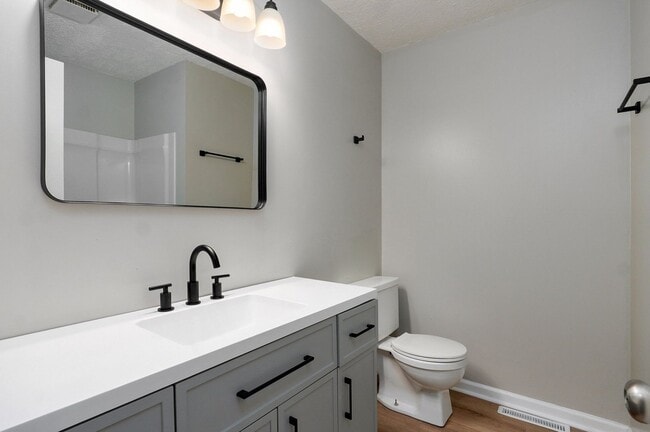 Building Photo - Charming 3 bedroom house in Springfield,MO!