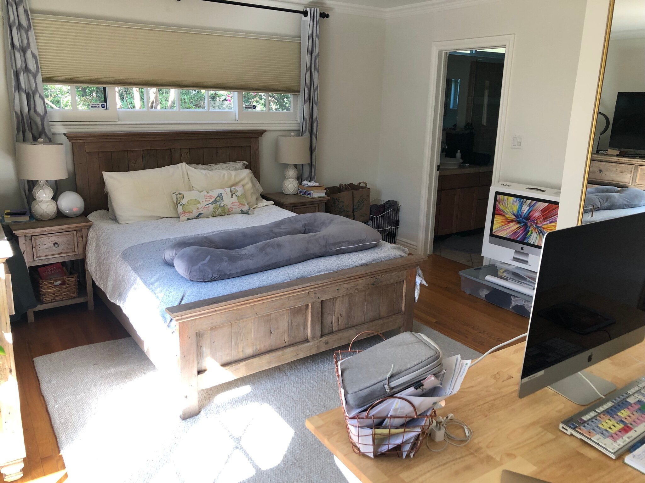 Master Bedroom - 5507 Noble Ave