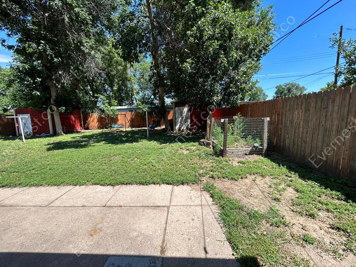 Building Photo - 906 1/2 Carlisle Street