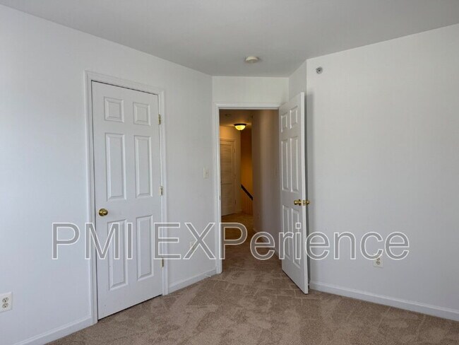 Building Photo - 12302 Open View Ln