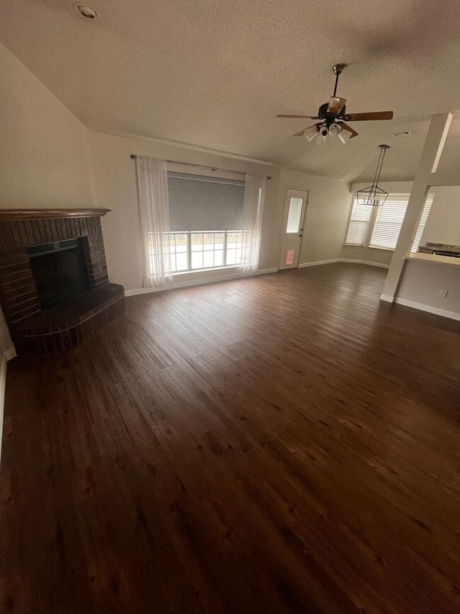 Building Photo - NEW IN MANAGEMENT - AVAILABLE NOW