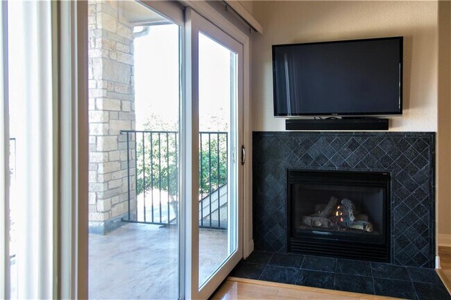 Building Photo - 10300 Morado Cove