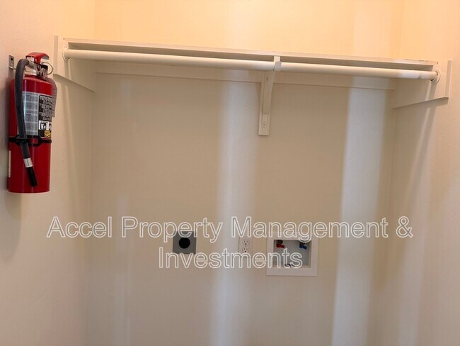 Building Photo - 209 Teak Dr