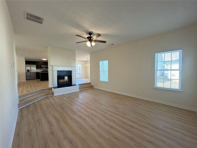 Building Photo - 2770 Austin Ridge Dr NE