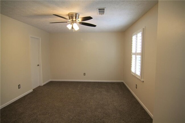 Building Photo - 2823 New S Dr