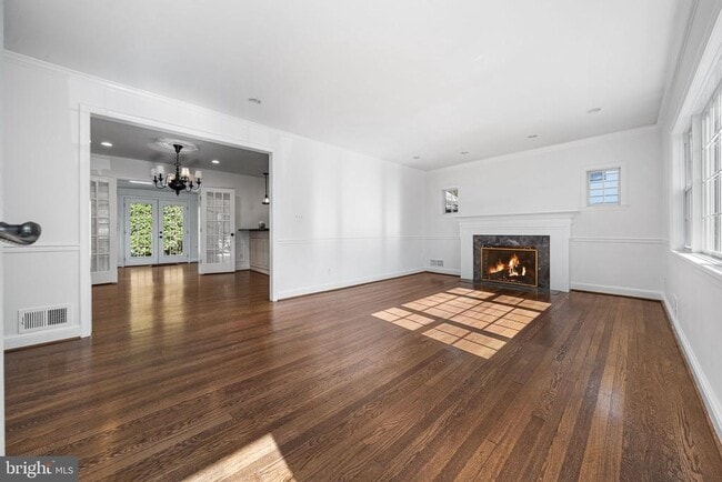 Building Photo - 2718 S June St