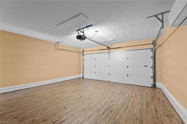 Building Photo - 148 Graystone Trce