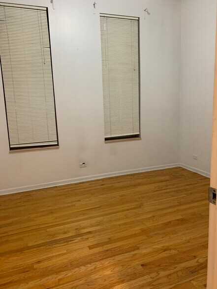 Building Photo - 1102 N Ashland Ave