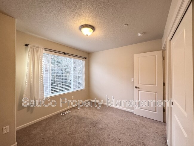 Building Photo - 175 NE 80th Ave