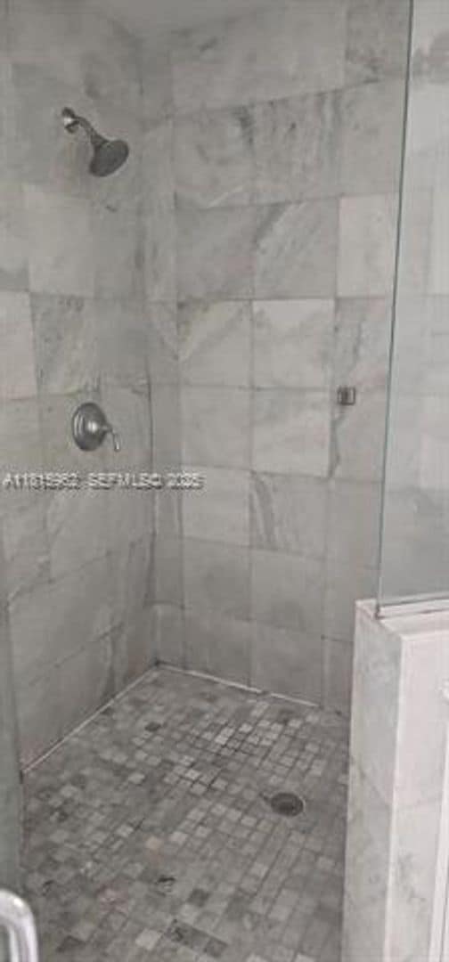 Building Photo - 1060 Brickell Ave