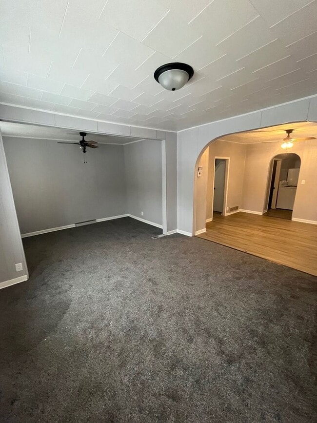 Building Photo - Single Family Home Available!