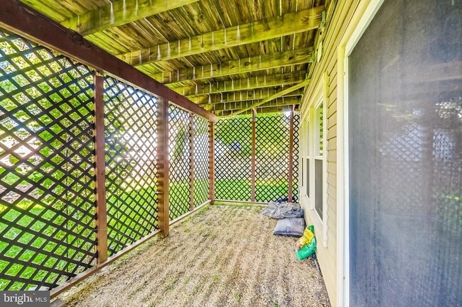 Building Photo - 6104 Cool Spring Terrace S