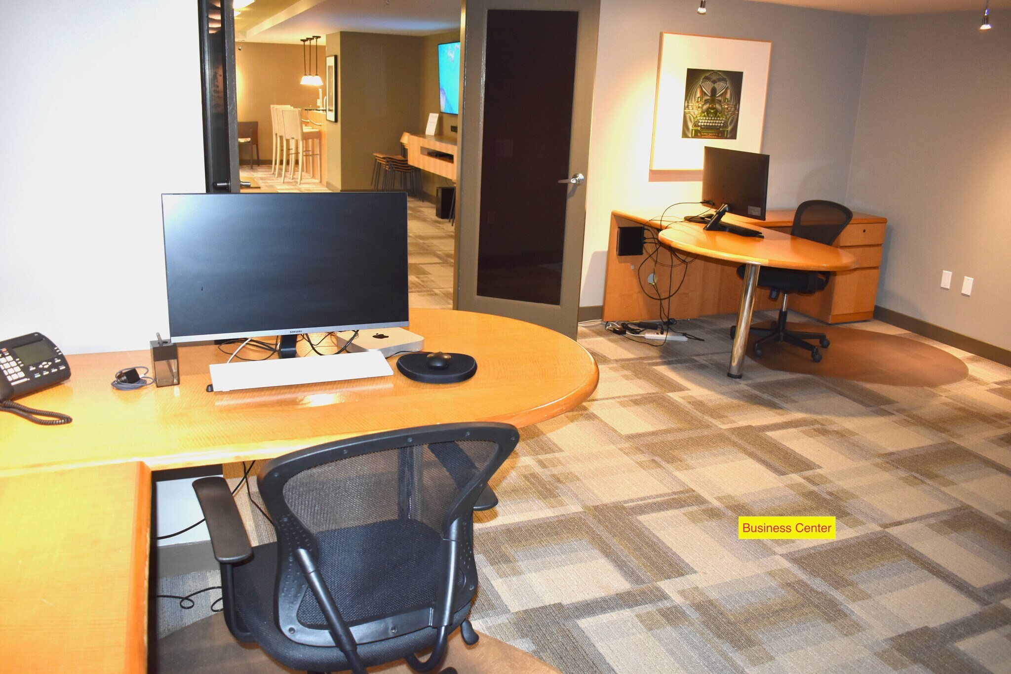 Business center - 2929 1st Ave