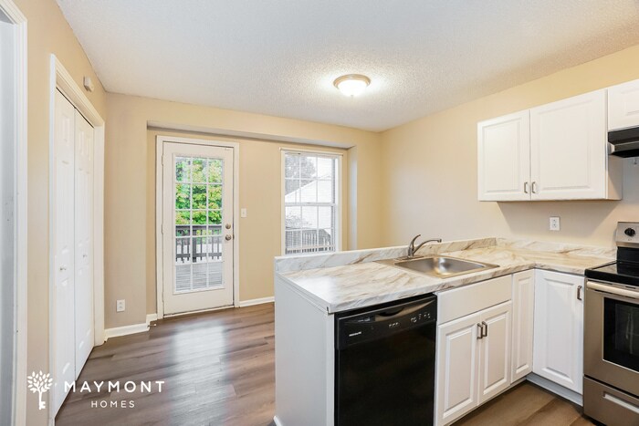 Building Photo - 217 Short St