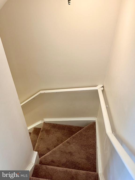 Building Photo - 805 Winterberry Dr