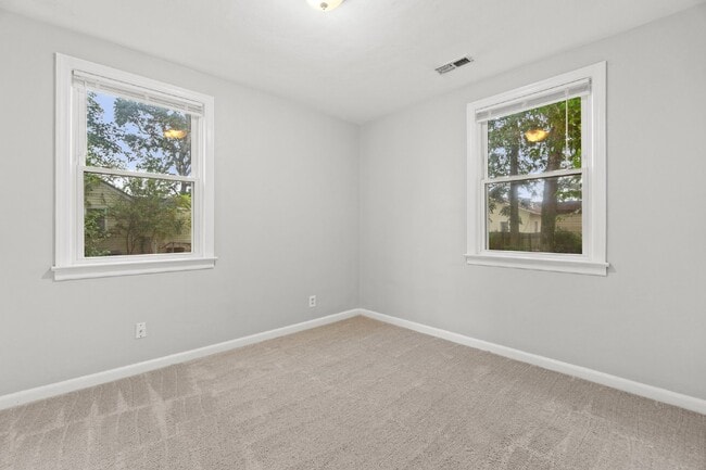 Building Photo - ADORABLE 3 BEDROOM 1 BATH RANCH HOUSE