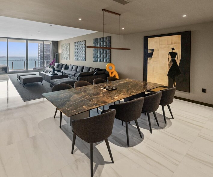 Building Photo - 300 Biscayne Boulevard Way