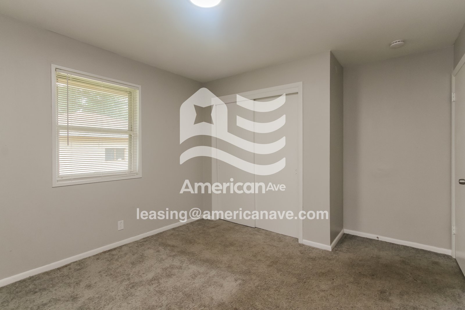 Building Photo - 3950 N Irvington Ave
