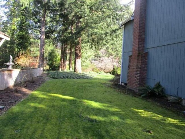 Building Photo - 4 Bedroom, 2.5 Bathroom Artondale area home