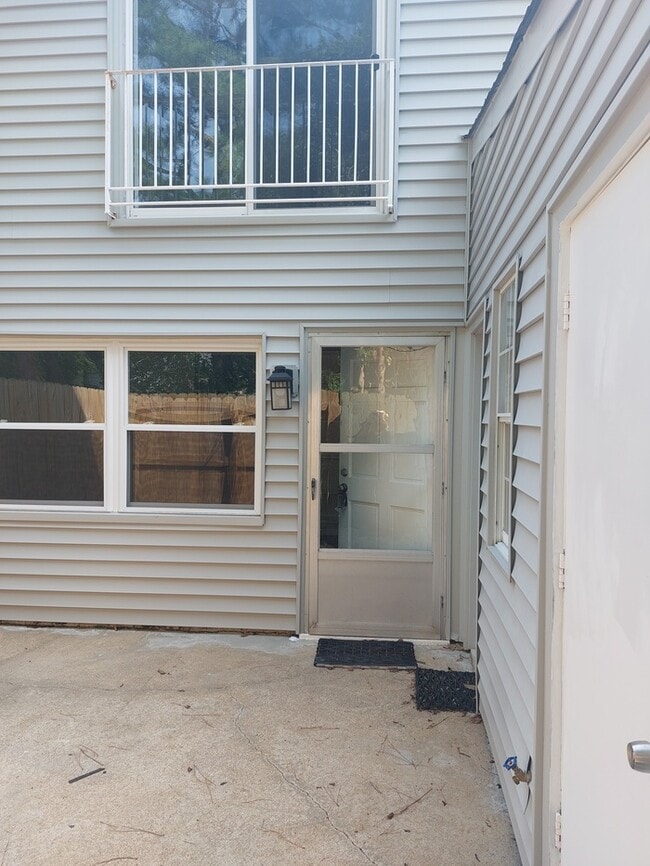 Building Photo - 804 Biltmore Dr