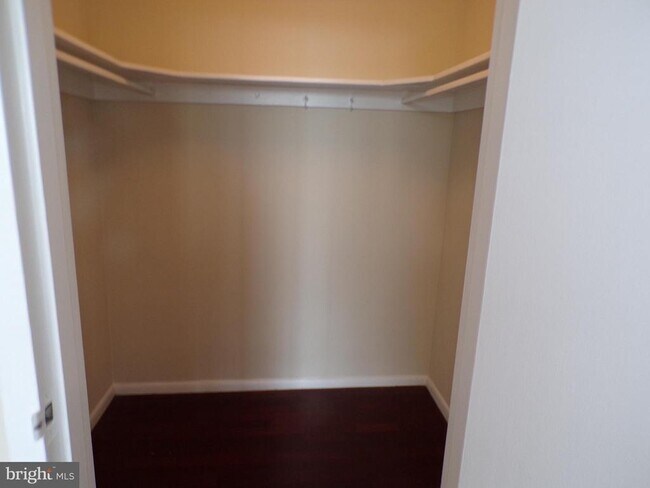 Building Photo - 4390 Lorcom Ln