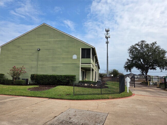 Building Photo - 14777 Wunderlich Dr