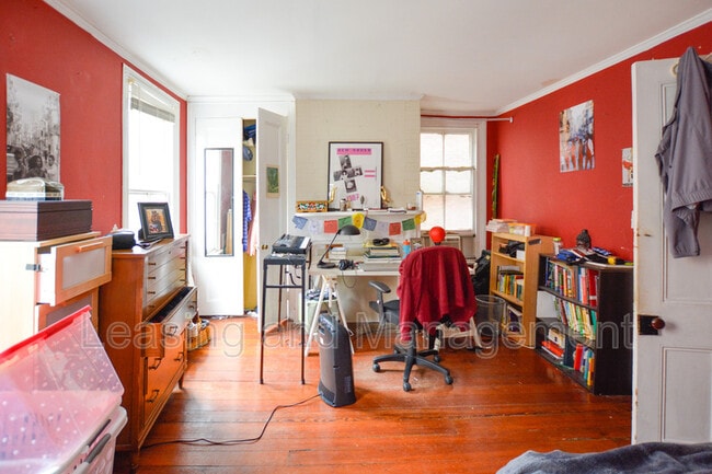 Building Photo - 25 George St