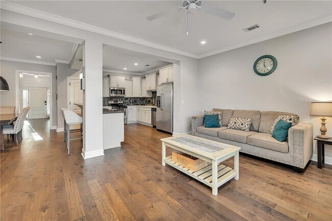 Building Photo - 505 Mariners Cir