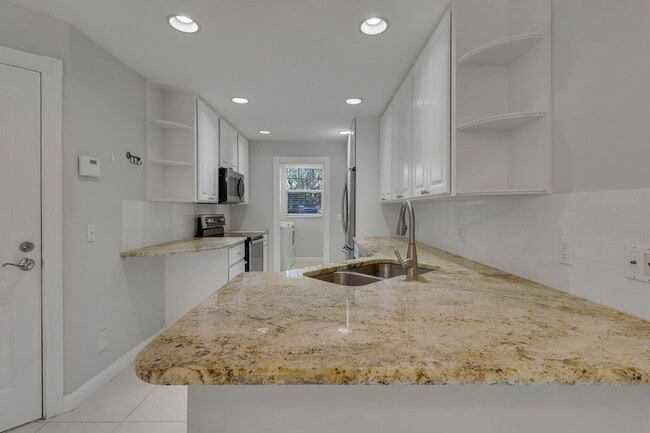 Building Photo - 468 Capistrano Dr