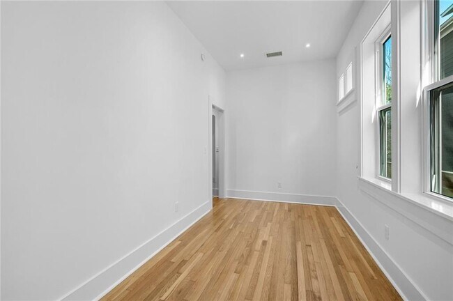 Building Photo - 702 W Gibson St