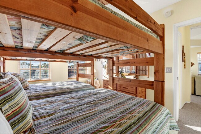 Building Photo - 501 Belmont Pl