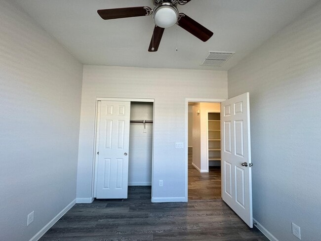 Building Photo - 2308 E Dust Devil Dr