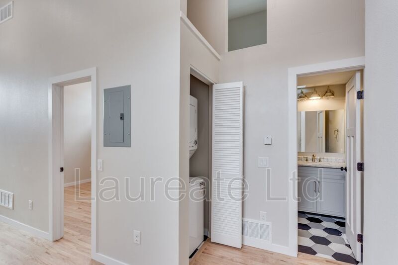 Building Photo - 1234 E Colfax Ave