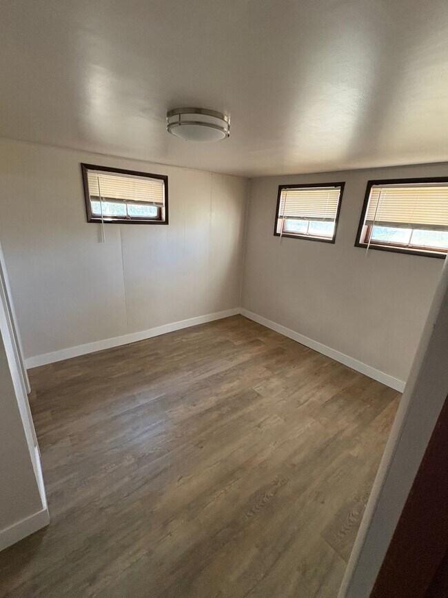 Building Photo - Charming 3-Bedroom Home with Large Yard & Ideal Multi-Generational Living Setup