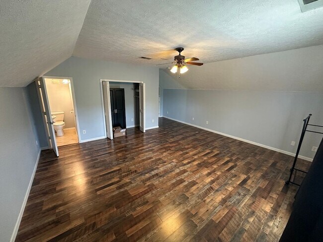 Building Photo - 245 Cobblestone Landing