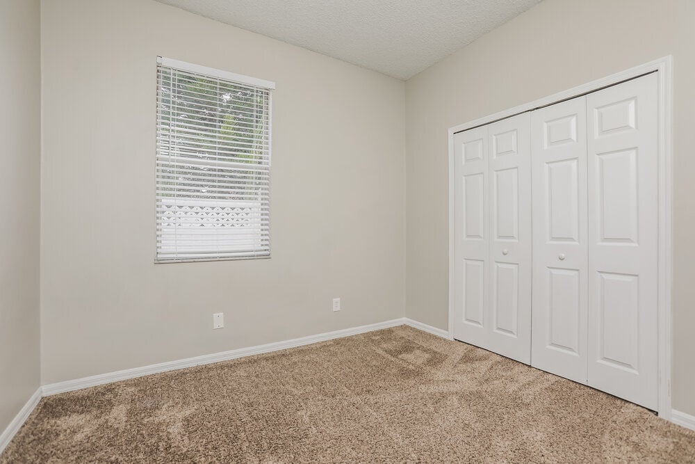 Building Photo - 13761 Meadowpark Ave