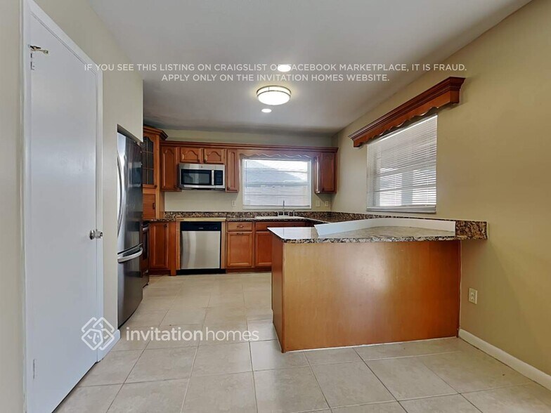 Building Photo - 1623 Palm Leaf Dr