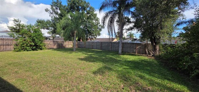 Building Photo - 1305 Lakehurst Way