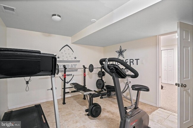 Building Photo - 2712 Advent Ct S