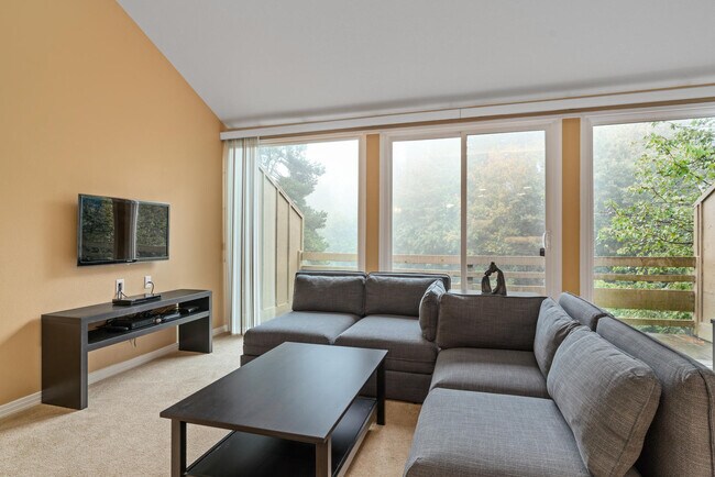 Building Photo - 4 Touchstone