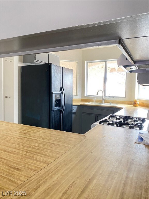 Primary Photo - 3911 Tatiana St