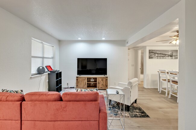 Building Photo - 11409 Springhollow Rd