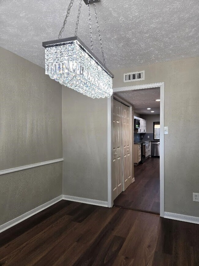 Building Photo - 4055 Cypressdale Dr