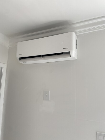 Mini split for Air condition - 13044 Tonopah St