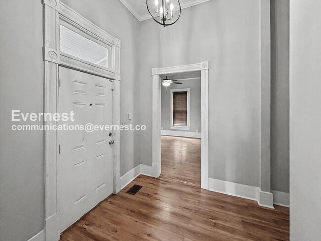 Building Photo - 2 Bed/2 Bath Home with Fenced Yard / Pet-Friendly / Available Now!