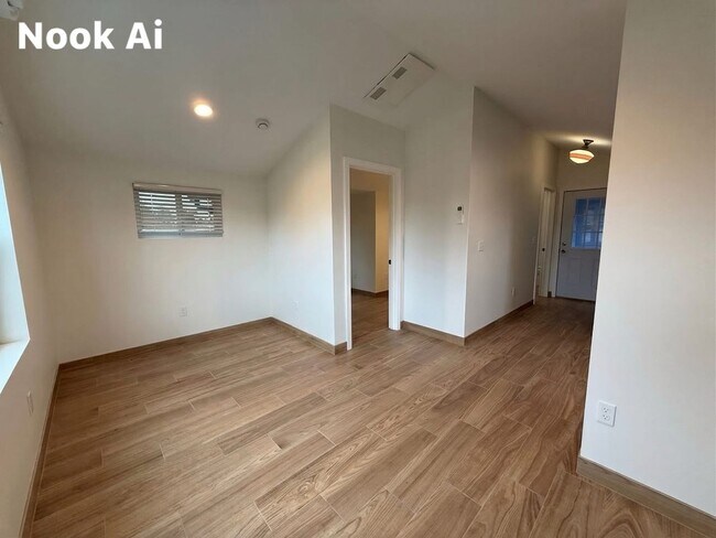 Building Photo - WG1491* - B