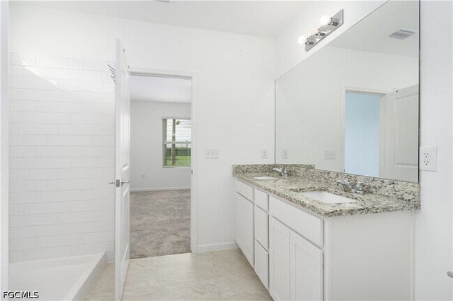 Building Photo - 42380 Cascade Dr