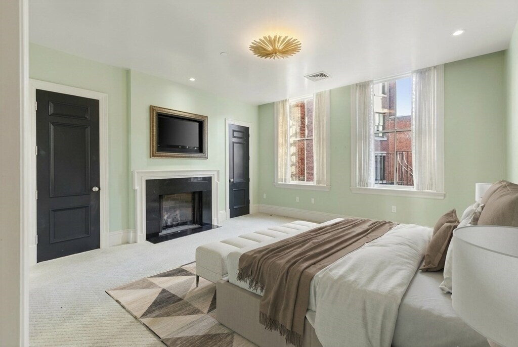 Building Photo - 49 Beacon St