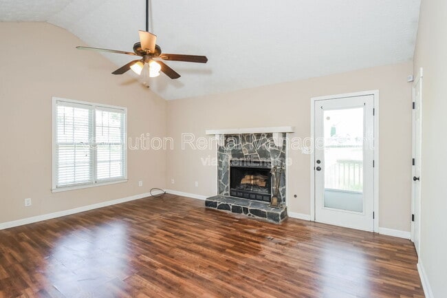 Building Photo - 4 Meadow Sweet Ln