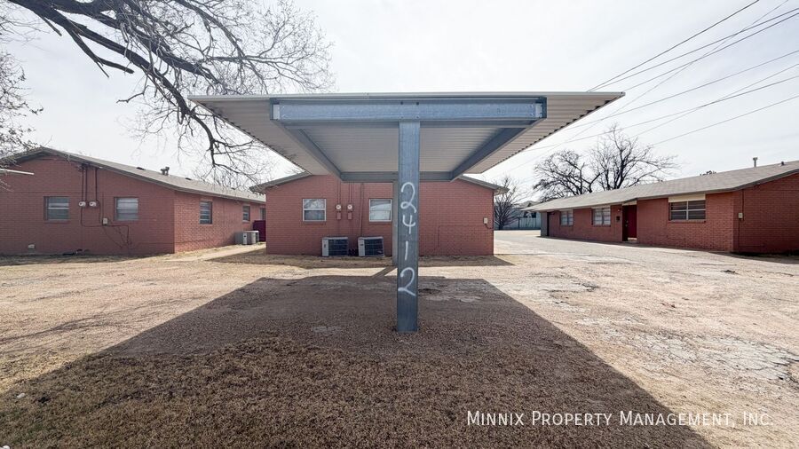 Building Photo - 2219 W 19th